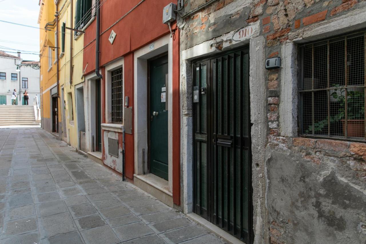 Apartamento Biennale Gallery *